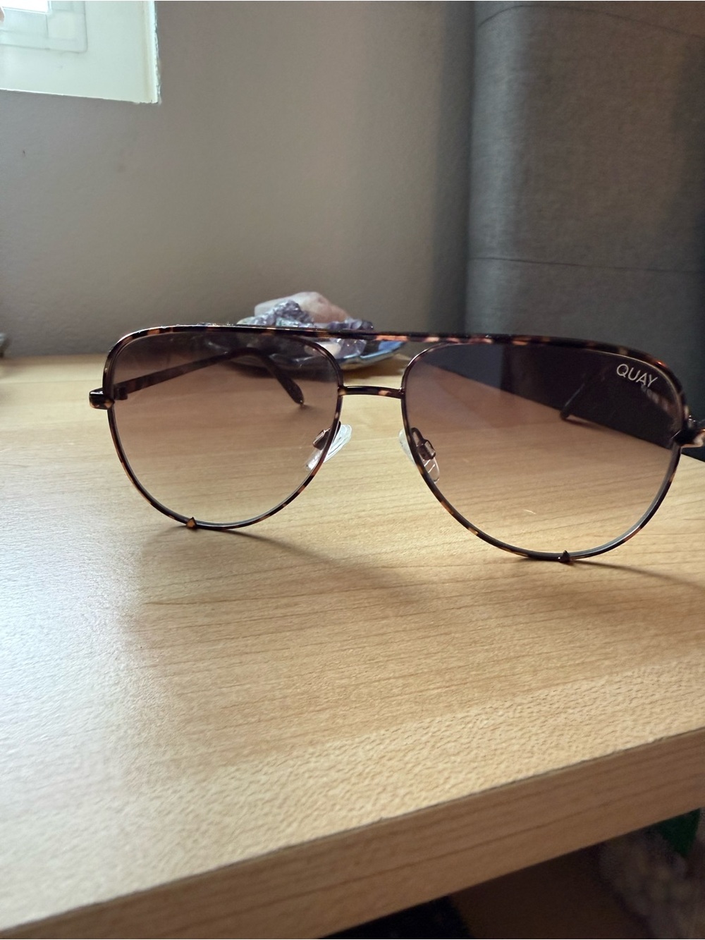 QUAY High Key Mini Tortoiseshell women’s Aviator Sunglasses Brown Gradient - Picture 3 of 3